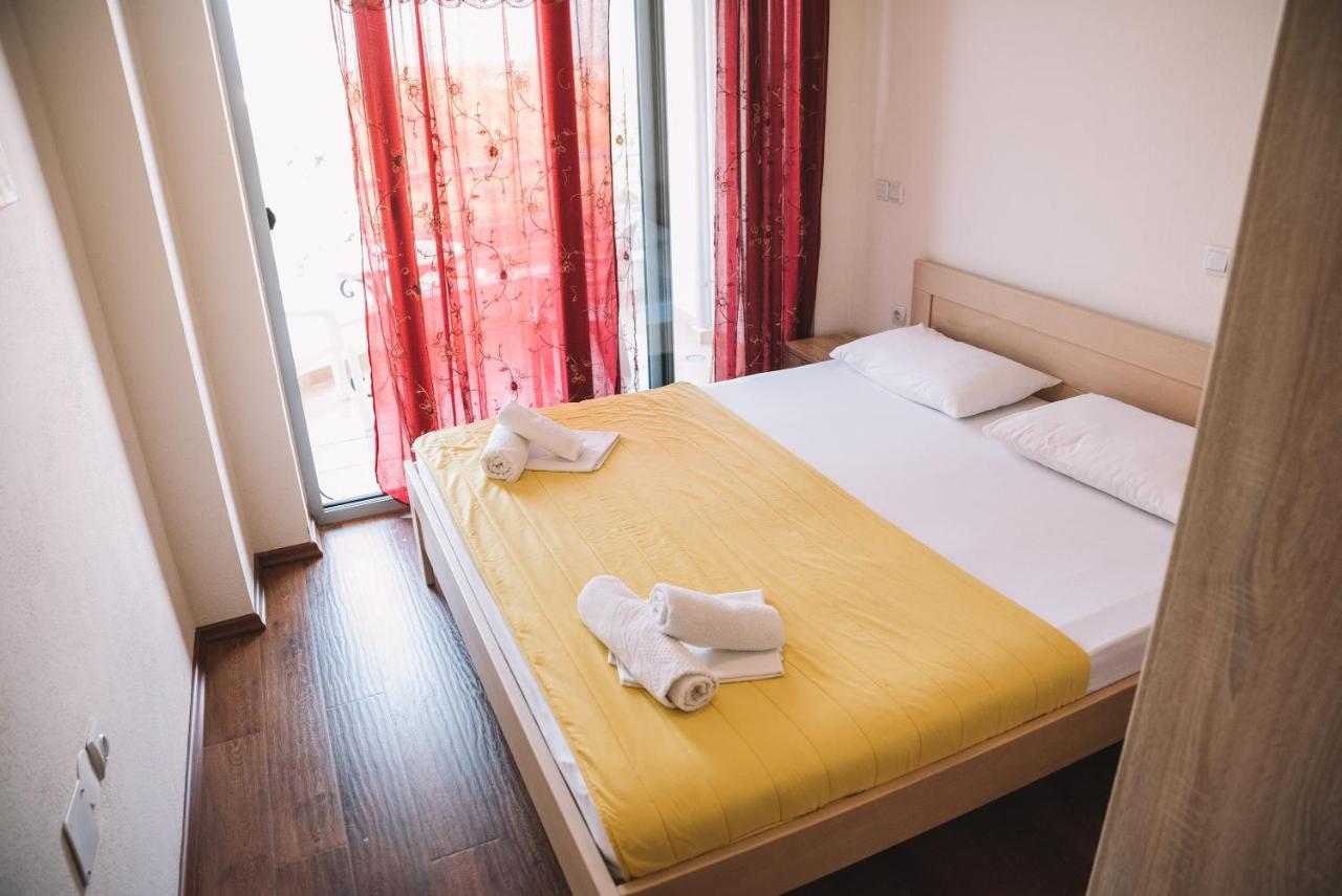 Art I Apartments Улцин Екстериор снимка
