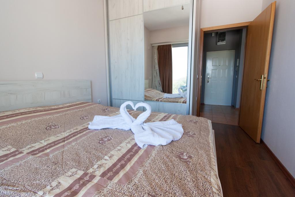 Art I Apartments Улцин Екстериор снимка