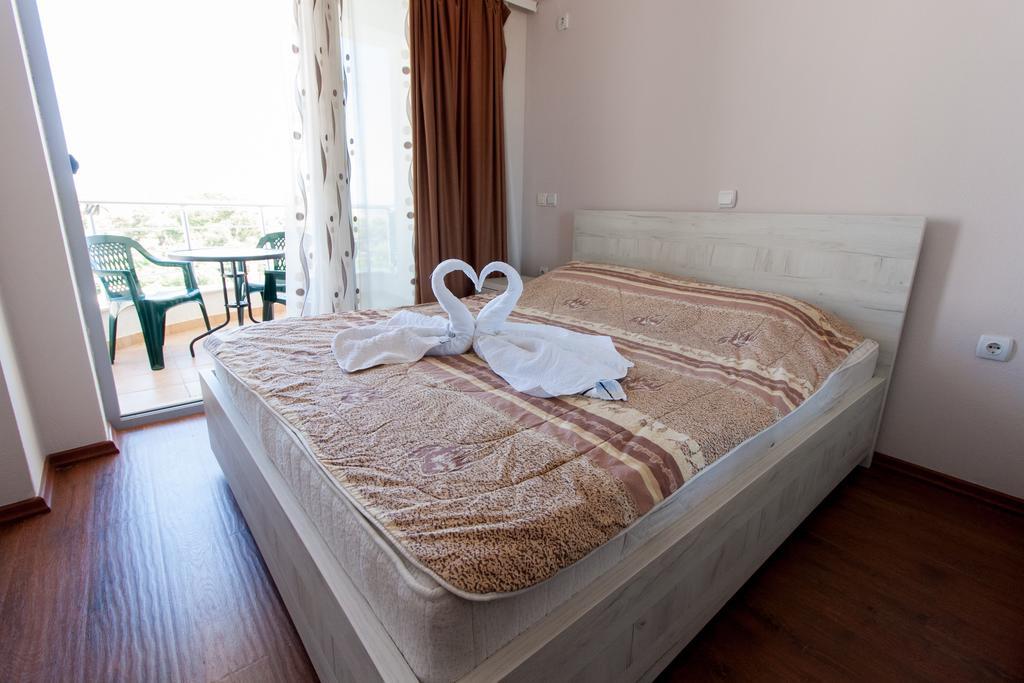 Art I Apartments Улцин Екстериор снимка