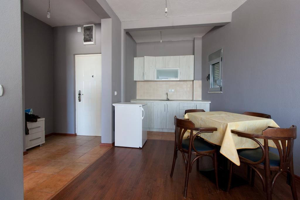 Art I Apartments Улцин Екстериор снимка