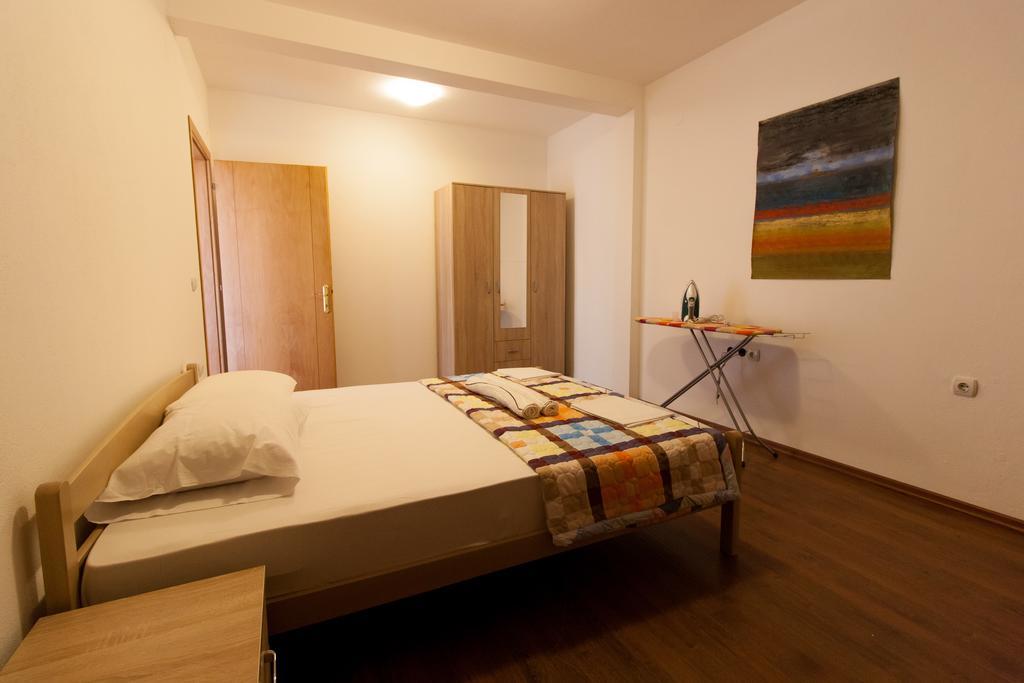 Art I Apartments Улцин Екстериор снимка