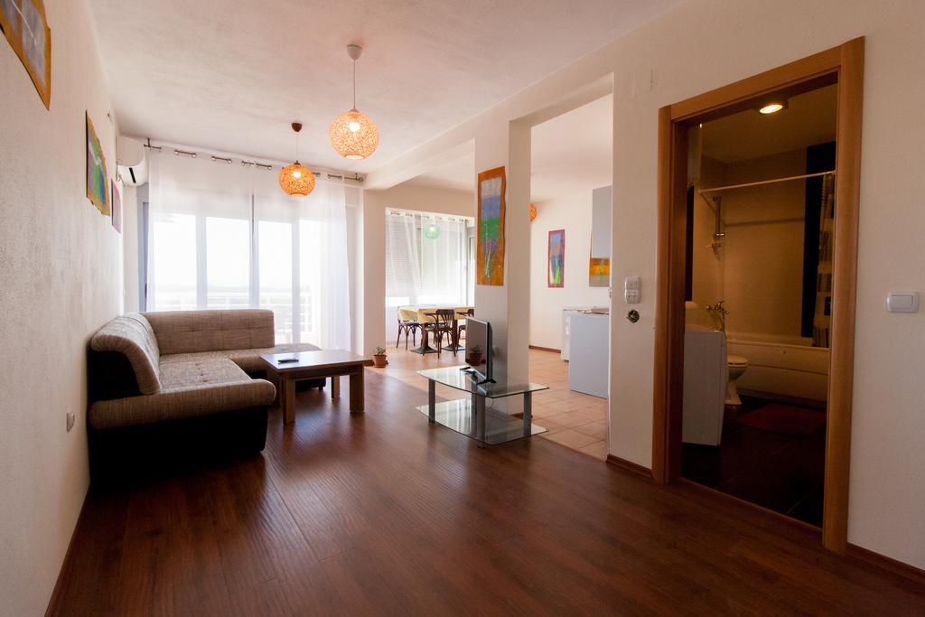 Art I Apartments Улцин Екстериор снимка