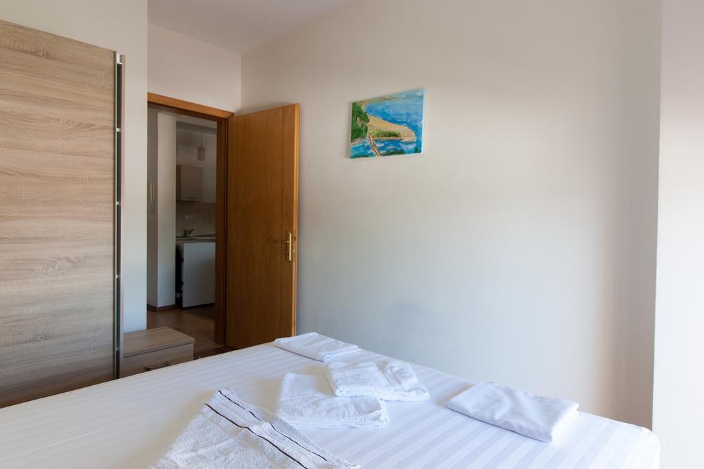Art I Apartments Улцин Екстериор снимка