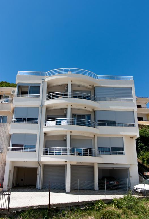 Art I Apartments Улцин Екстериор снимка